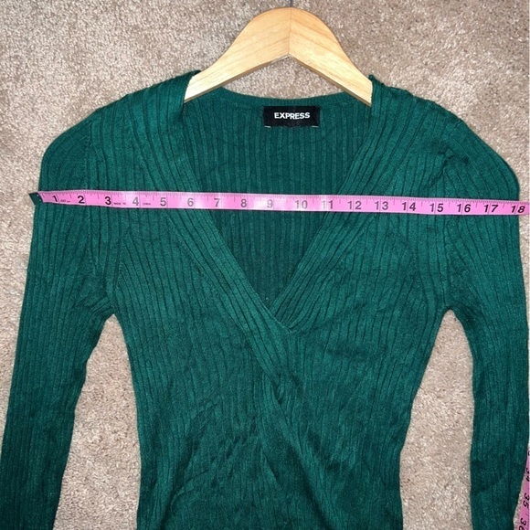 Express Shirt Y2K Green Ribbed Long Sleeved Deep V-neck Shirt Size Small - Picture 6 of 7
